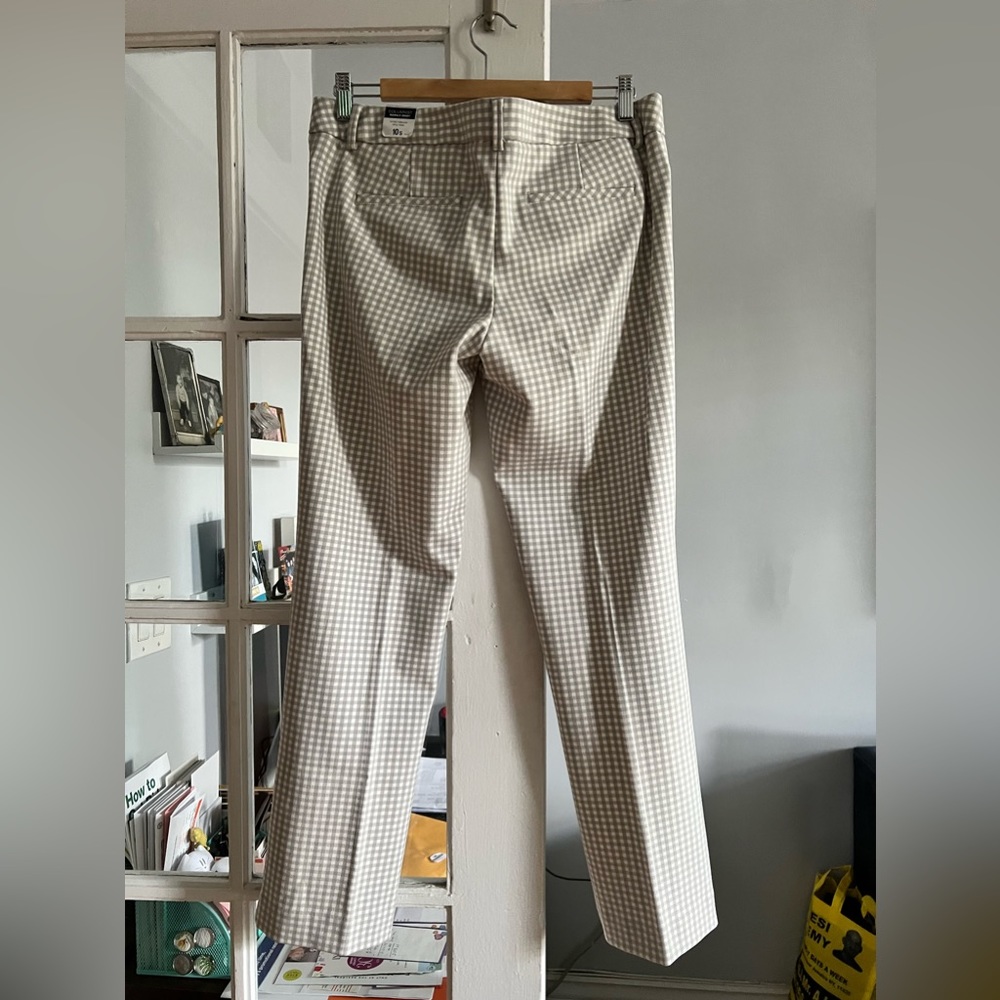 Express gingham pattern pant in light gray and white.